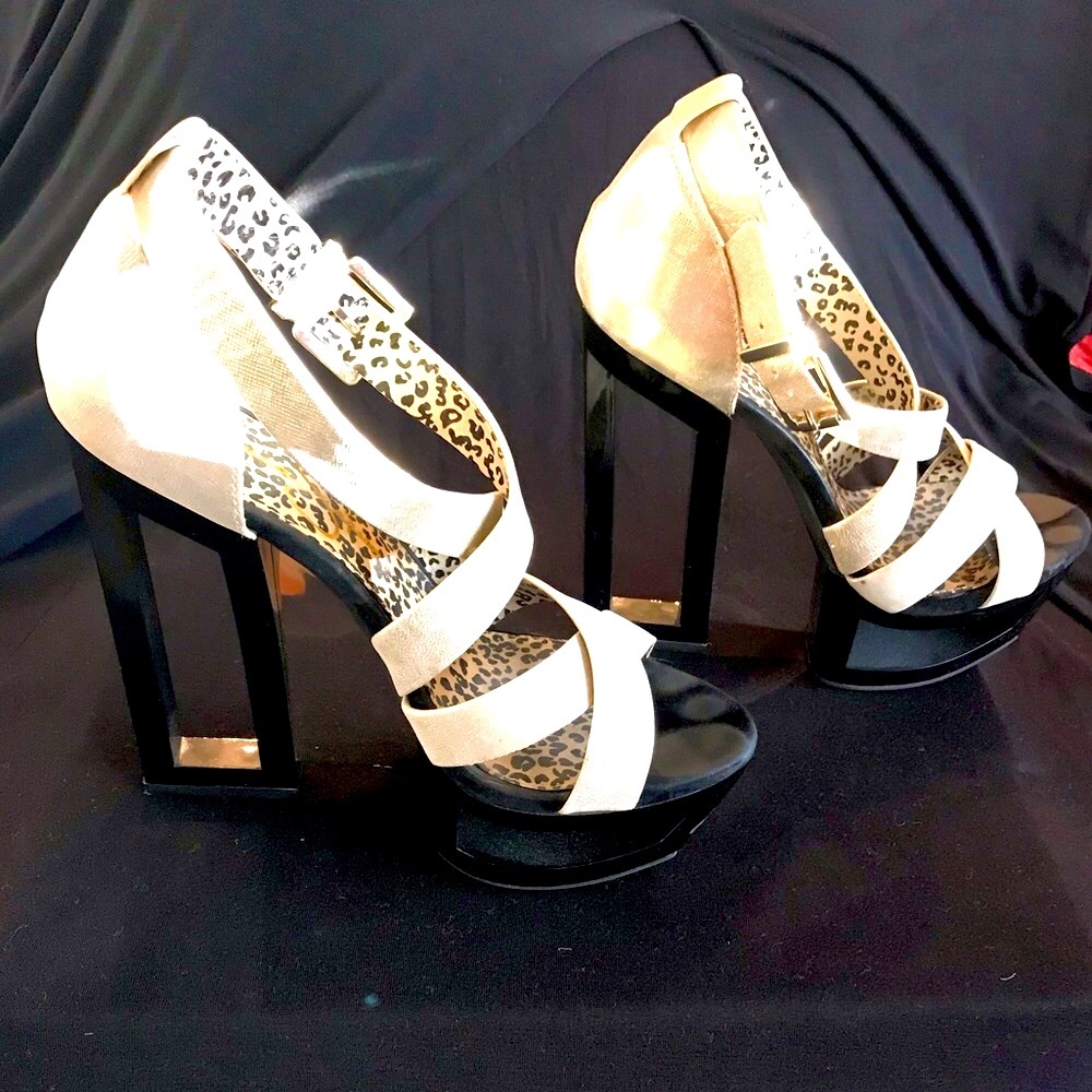Jessica Simpson Metallic Gold & Black Sandal